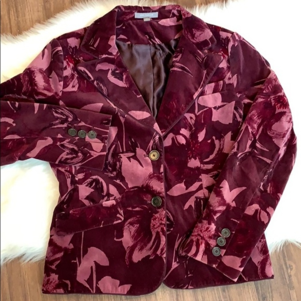 Ann Taylor • Velvet Blazer